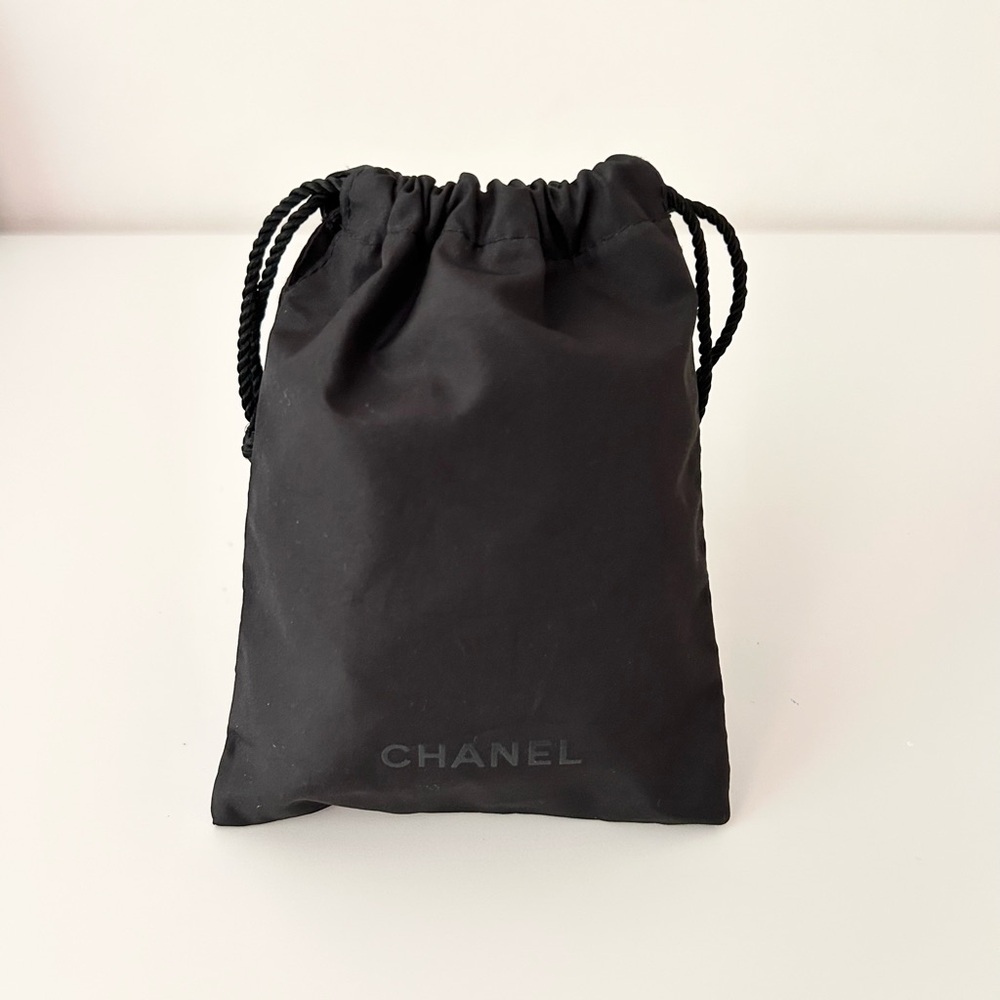 ๐SOLD๐ CHANEL Makeup Pouch Drawstring - Picture 1 of 4